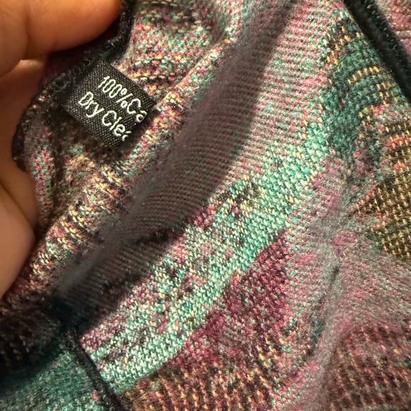 Cashmere Reversible Cape - Picture 10 of 11